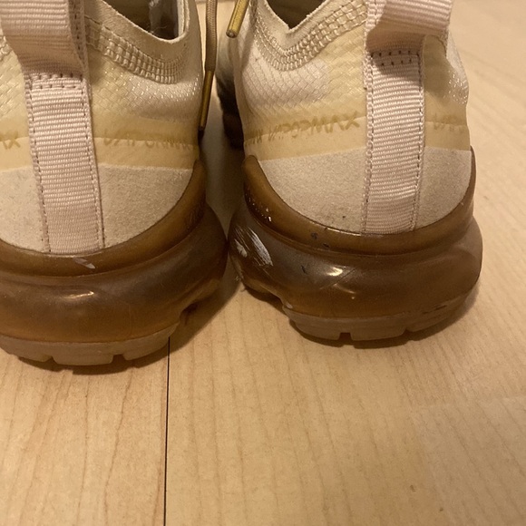 Nike gold vapormax!! - Picture 5 of 7